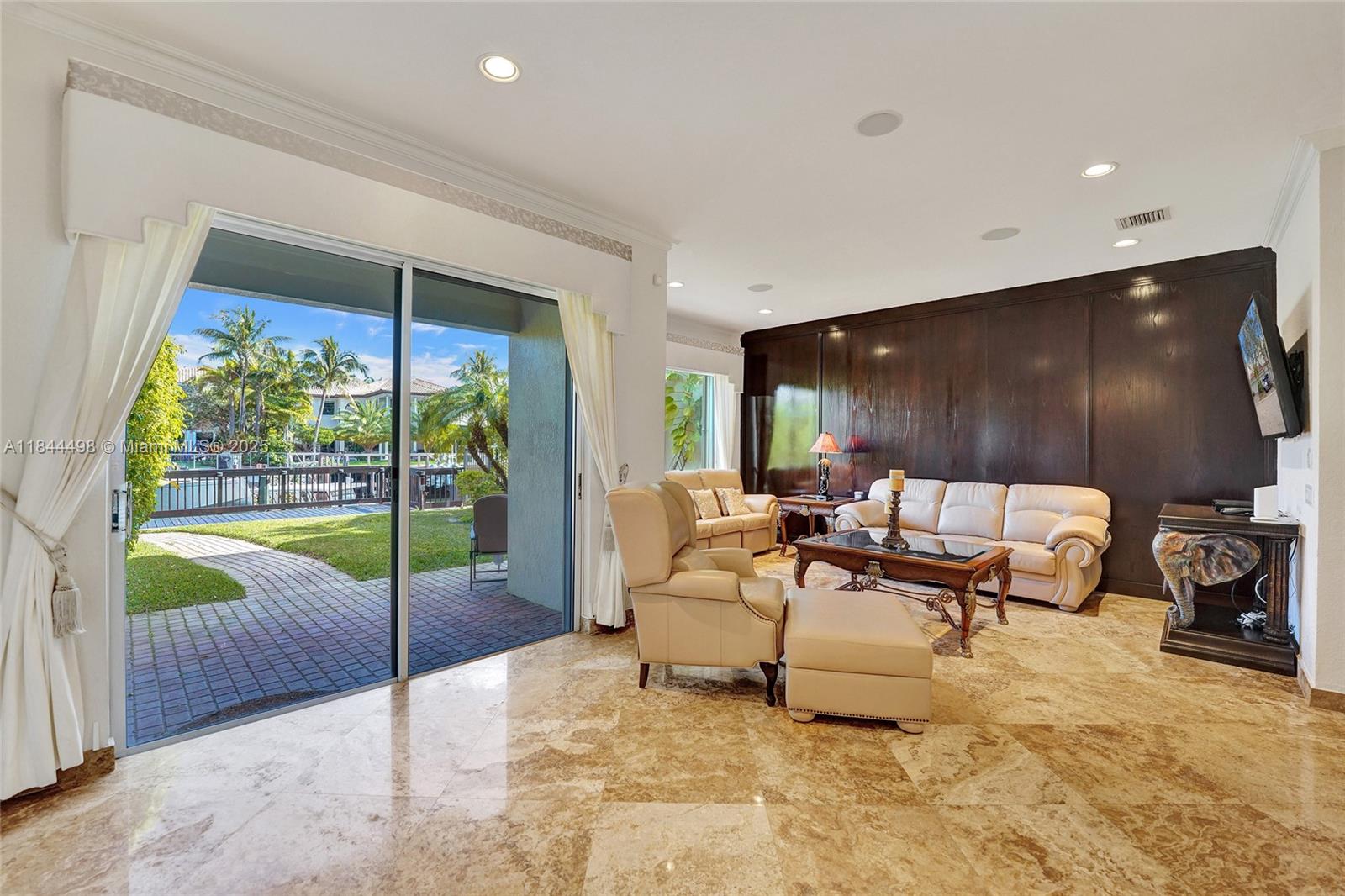 Photo of 1375 Harbor Vw E  (1375), Hollywood, Florida, 33019 - 