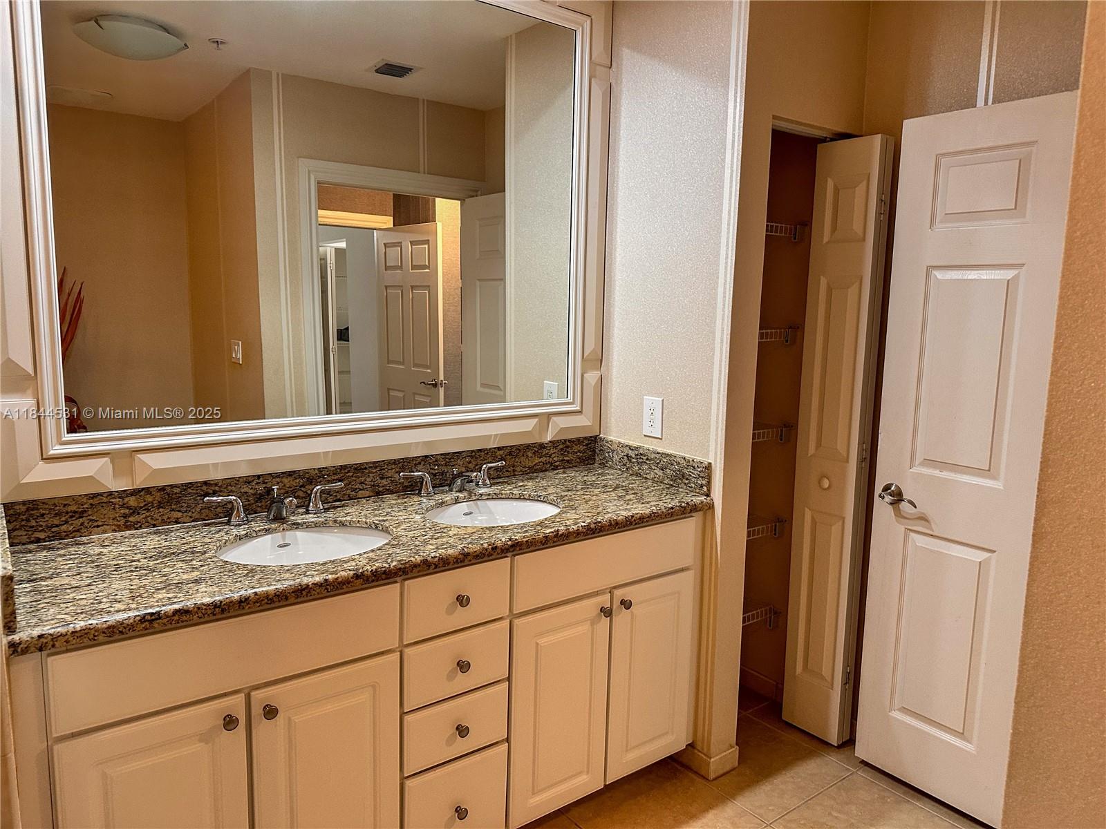 Photo of 3001 185th St  #328, Aventura, Florida, 33180 - 