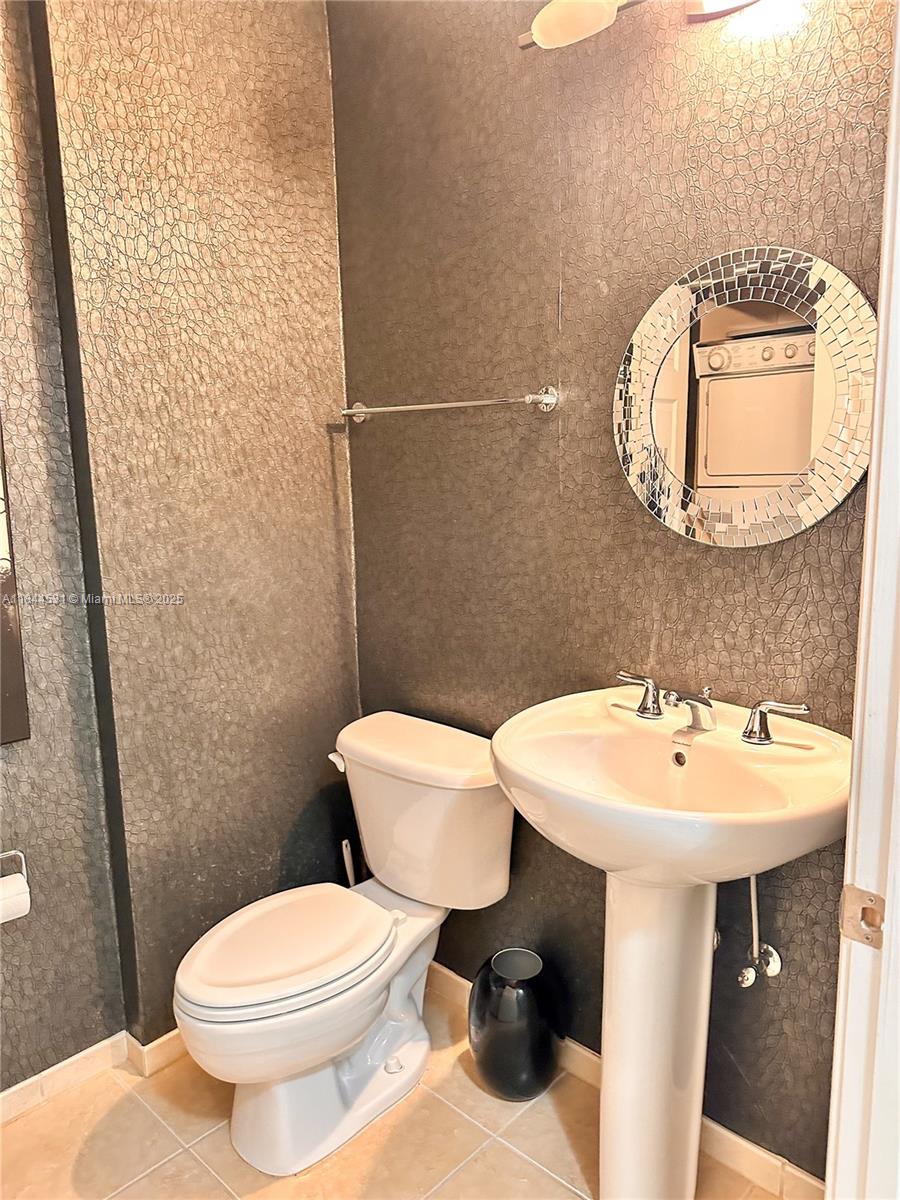Photo of 3001 185th St  #328, Aventura, Florida, 33180 - 