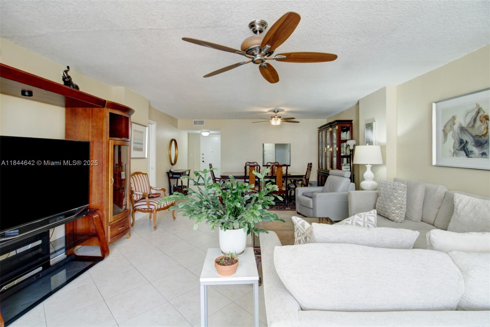 Photo of 1865 Ocean Dr  #4H, Hallandale Beach, Florida, 33009 - 