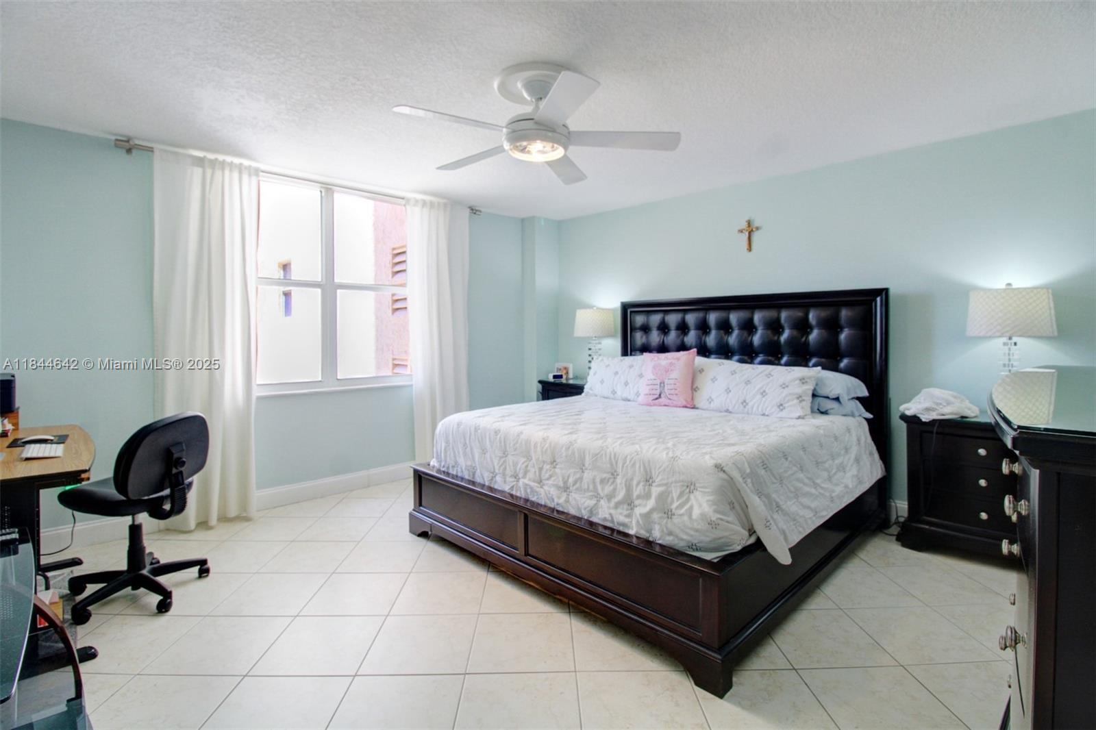 Photo of 1865 Ocean Dr  #4H, Hallandale Beach, Florida, 33009 - 