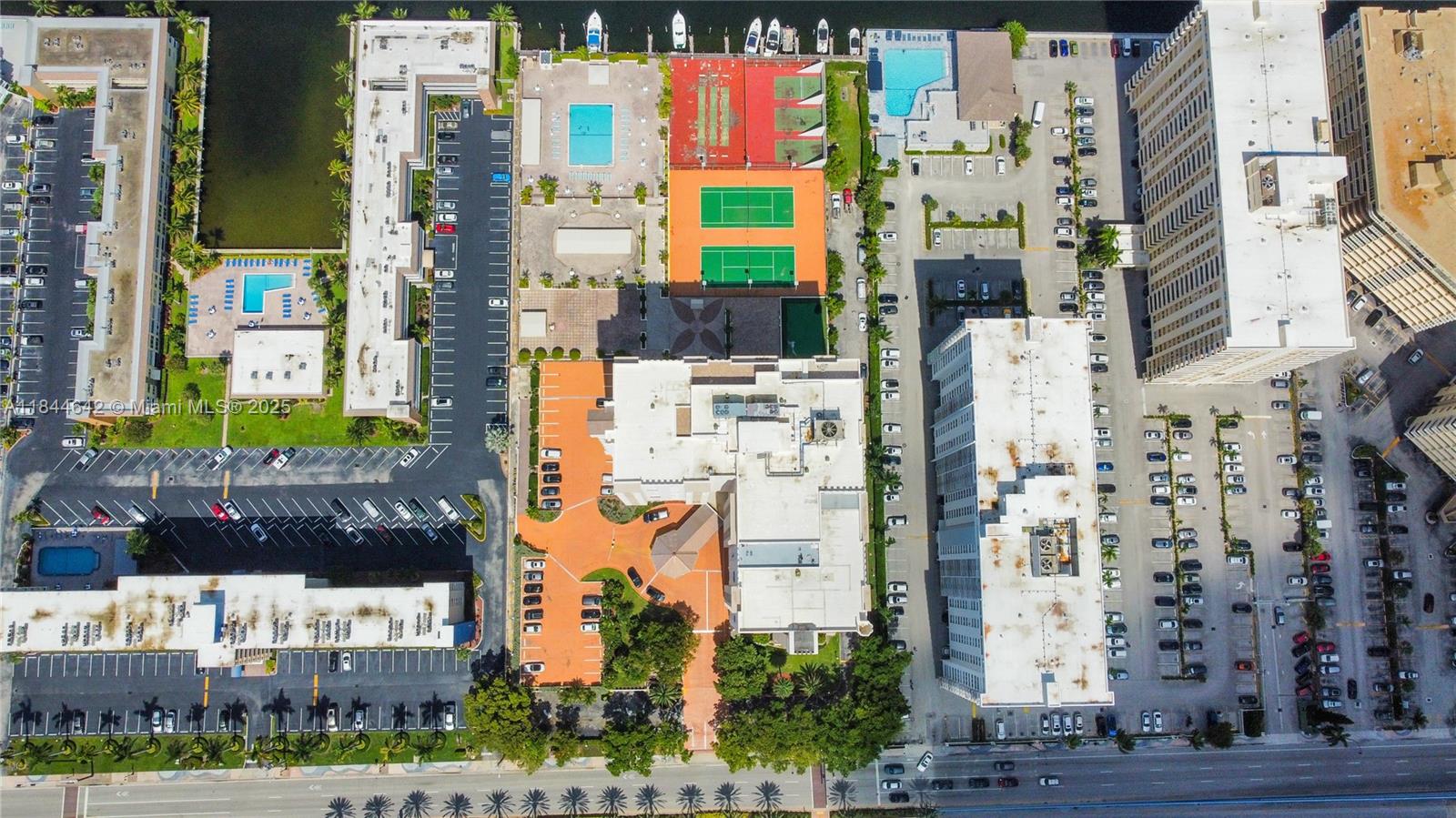 Photo of 1865 Ocean Dr  #4H, Hallandale Beach, Florida, 33009 - 