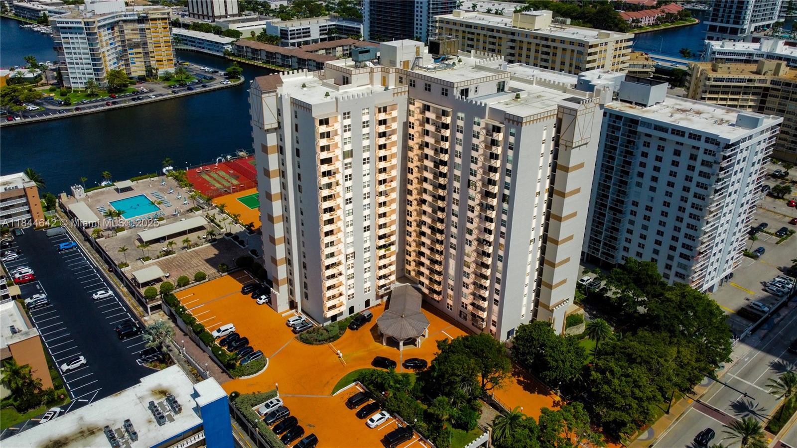 Photo of 1865 Ocean Dr #4H, Hallandale Beach, Florida, 33009 -