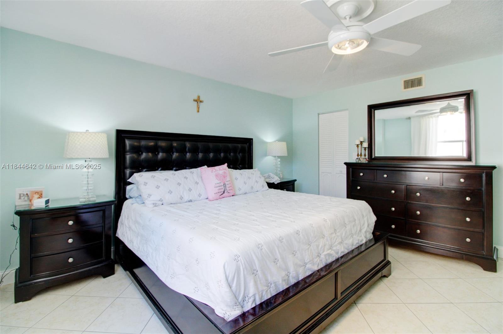 Photo of 1865 Ocean Dr #4H, Hallandale Beach, Florida, 33009 -