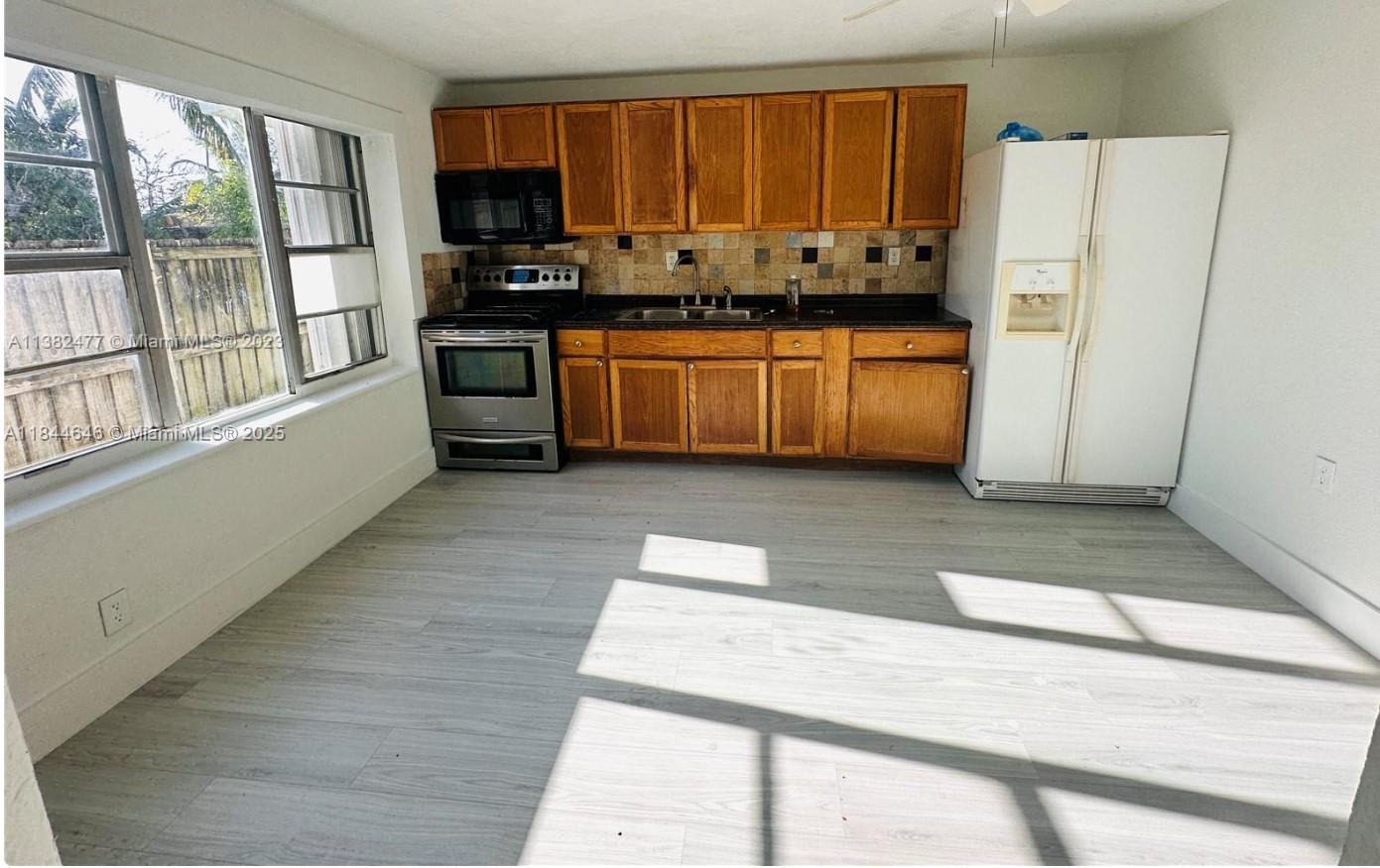 See details / 2399 sq. ft. $ 2025-07-21 0 Photo