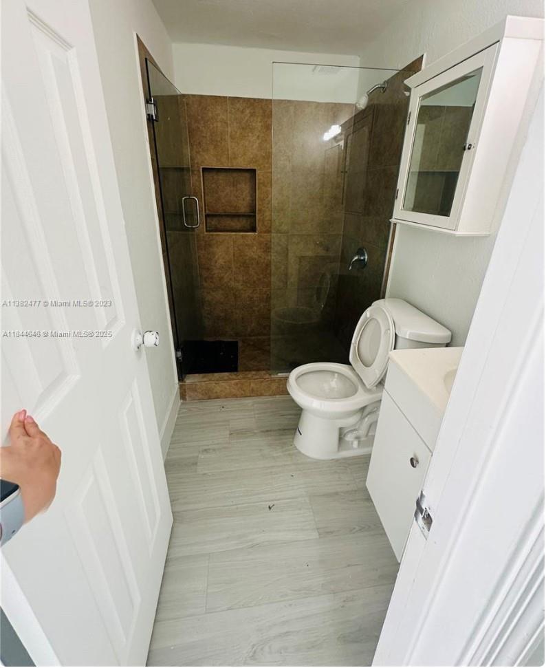 See details / 2399 sq. ft. $ 2025-07-21 0 Photo