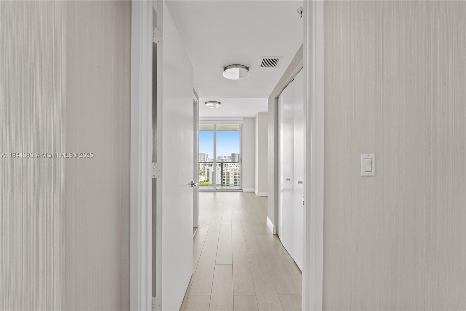 4-1107 3 / 4 1892 sq. ft. $ 2025-07-22 0 Photo