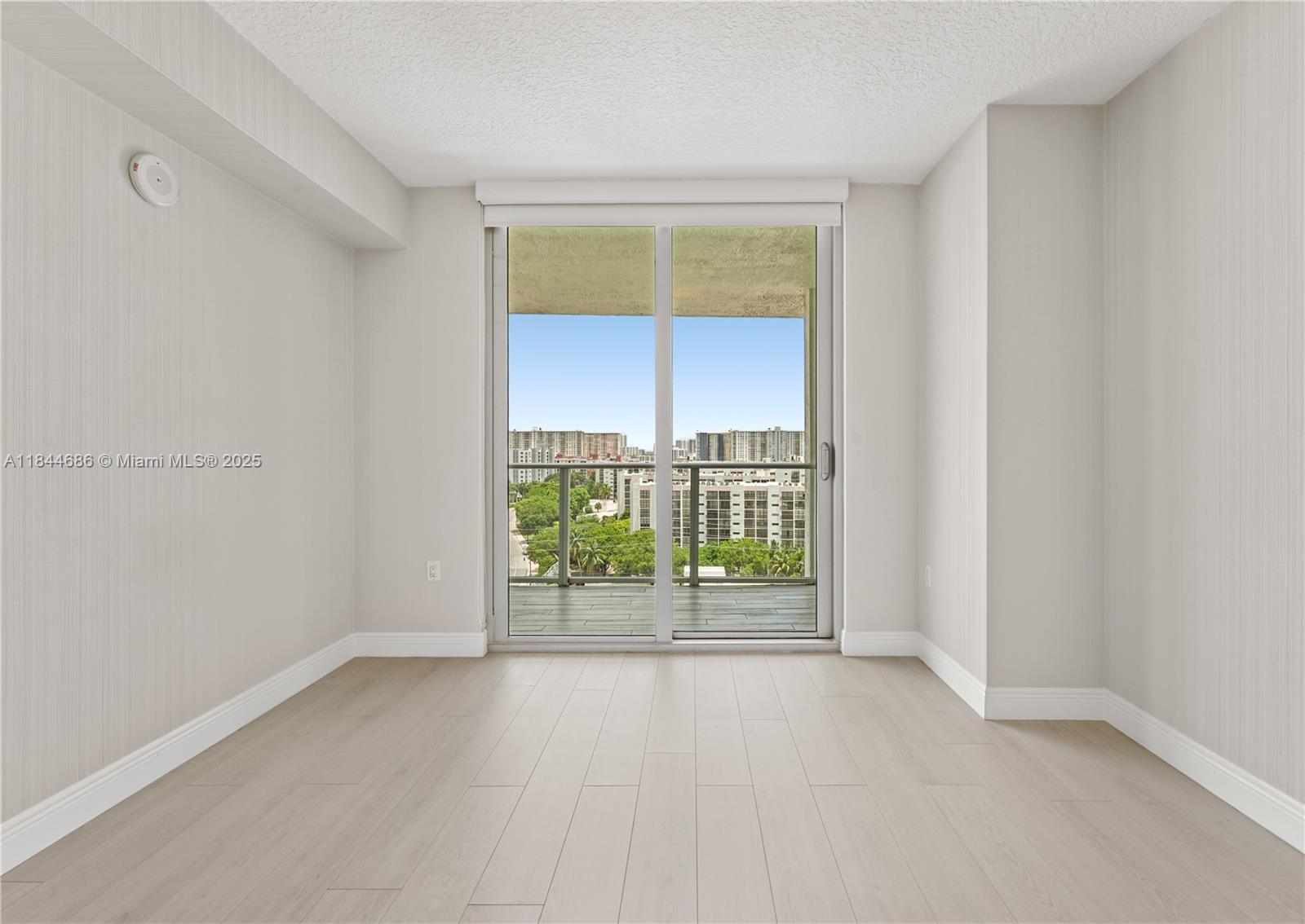 4-1107 3 / 4 1892 sq. ft. $ 2025-07-22 0 Photo