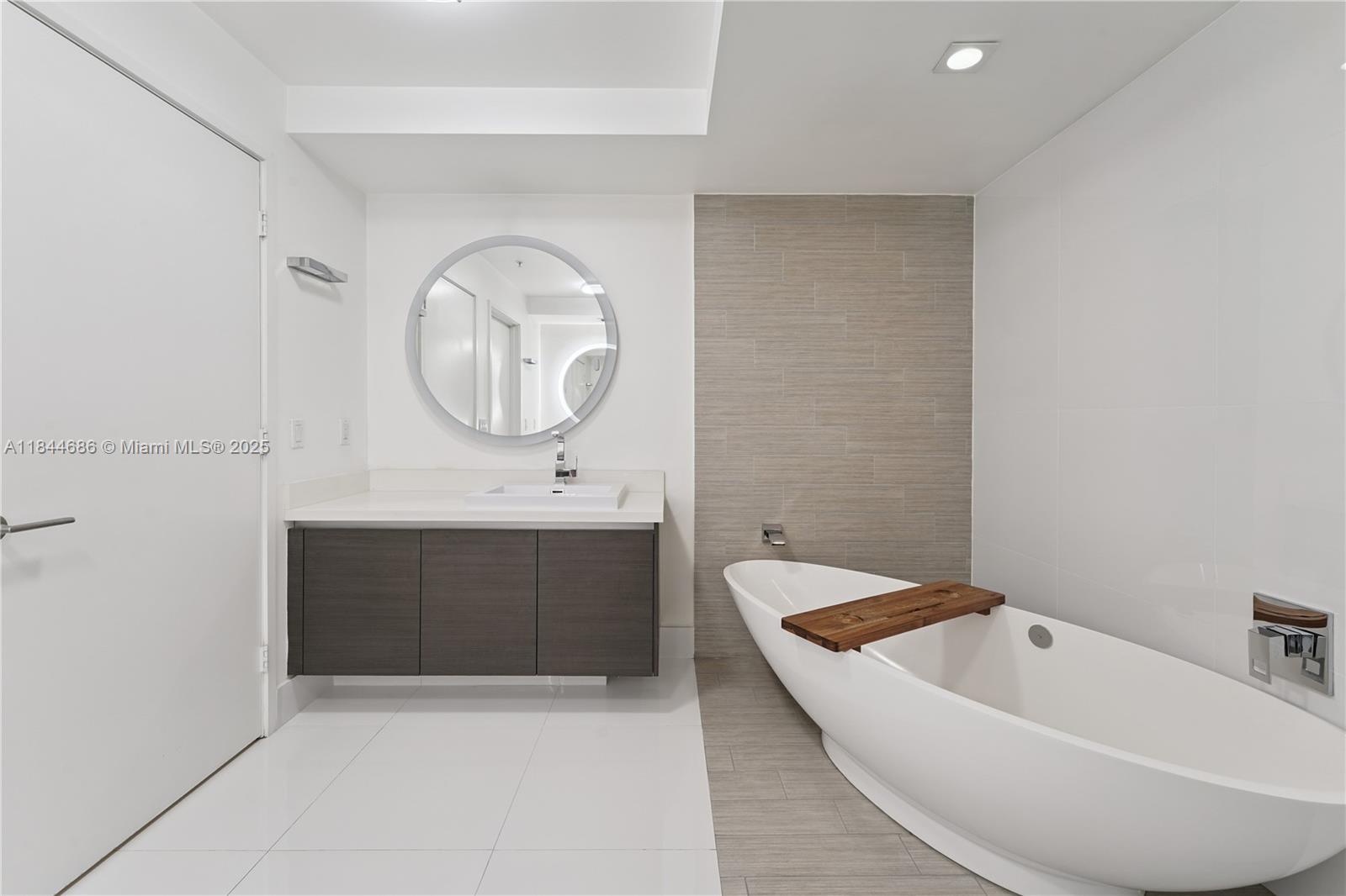 4-1107 3 / 4 1892 sq. ft. $ 2025-07-22 0 Photo