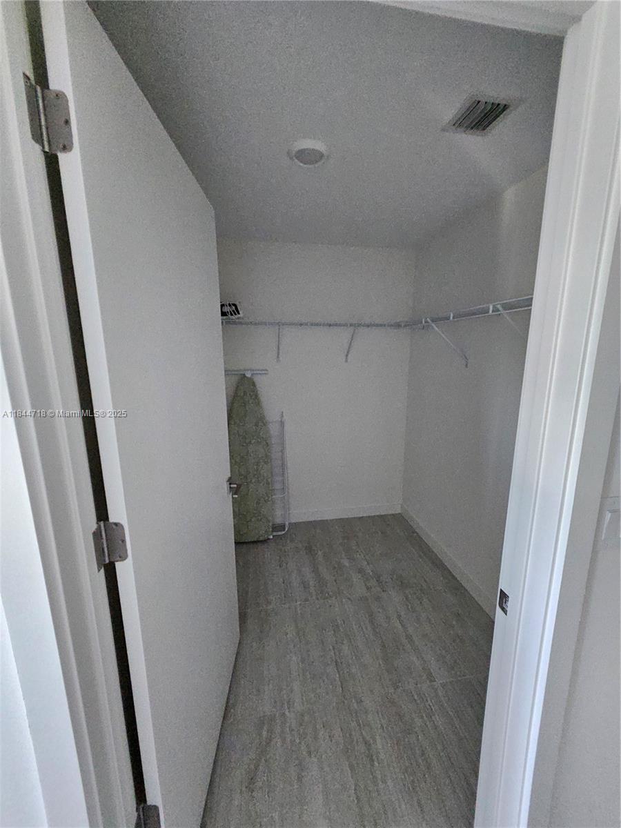 See details N-815 2 / 2 1113 sq. ft. $ 2025-07-22 0 Photo