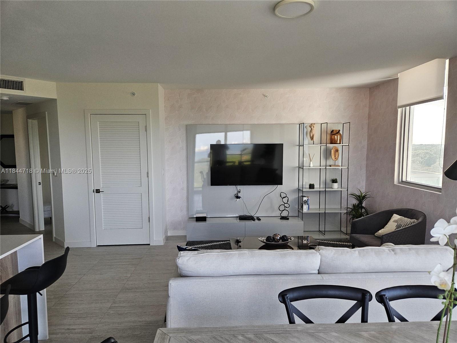 See details N-815 2 / 2 1113 sq. ft. $ 2025-07-22 0 Photo