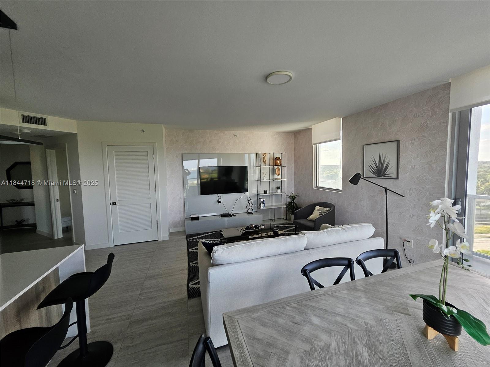 See details N-815 2 / 2 1113 sq. ft. $ 2025-07-22 0 Photo