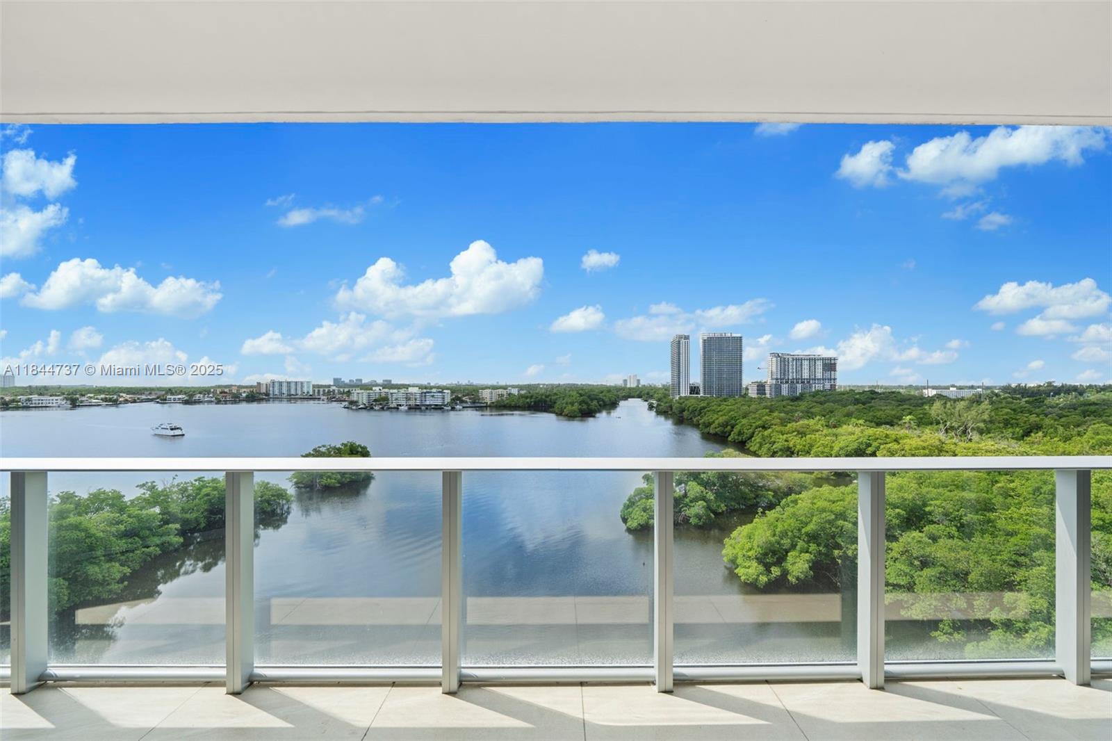 Photo of 17111 Biscayne Blvd  #806, North Miami Beach, Florida, 33160 - 