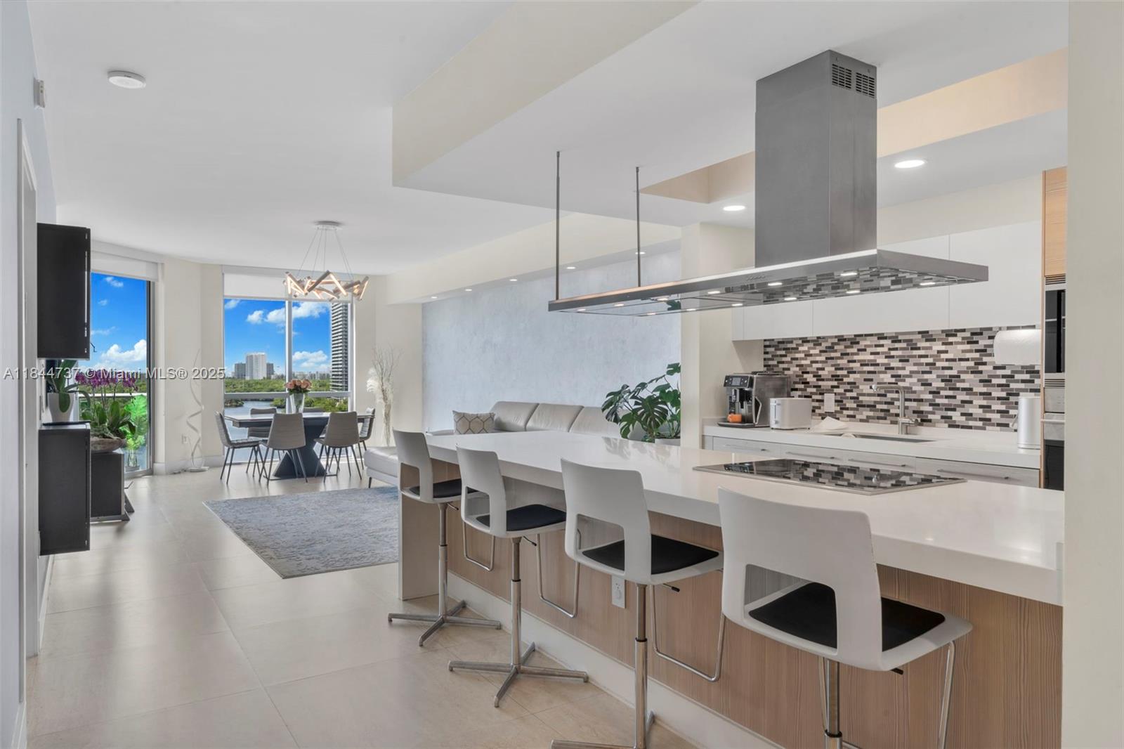 Photo of 17111 Biscayne Blvd  #806, North Miami Beach, Florida, 33160 - 