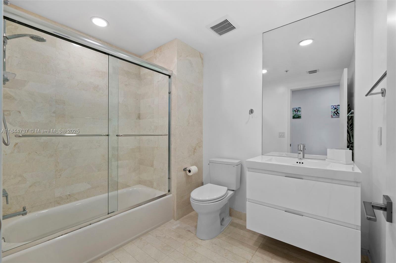 Photo of 17111 Biscayne Blvd  #806, North Miami Beach, Florida, 33160 - 