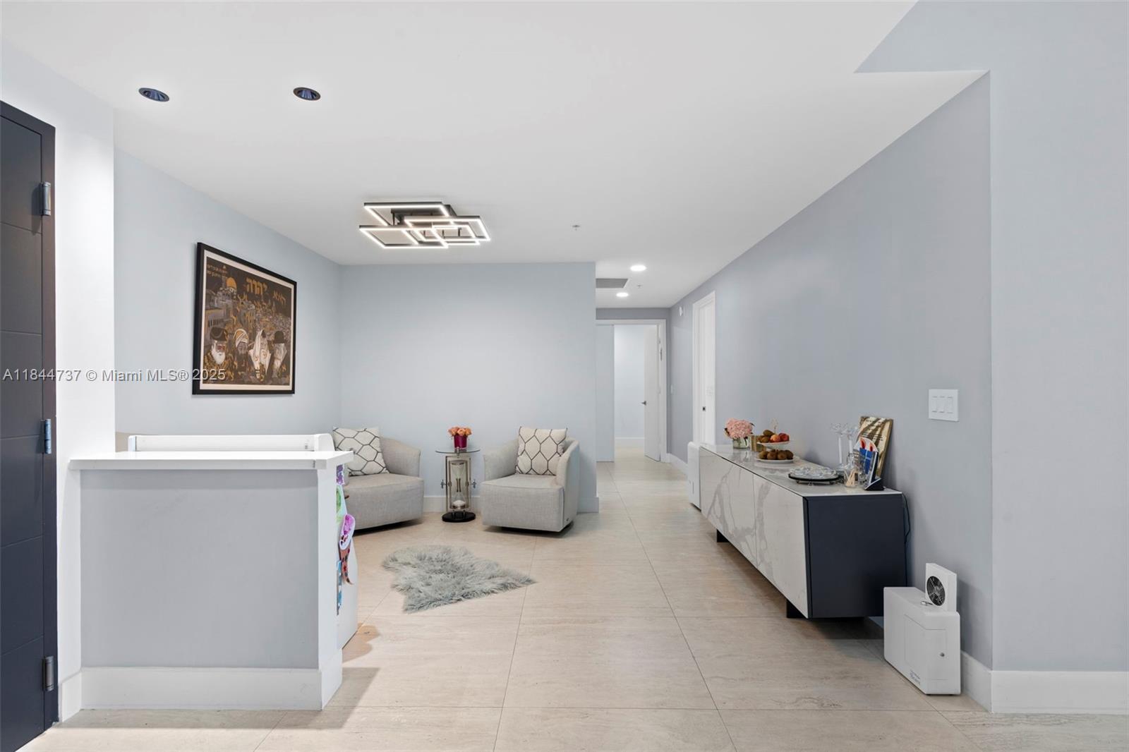 Photo of 17111 Biscayne Blvd  #806, North Miami Beach, Florida, 33160 - 
