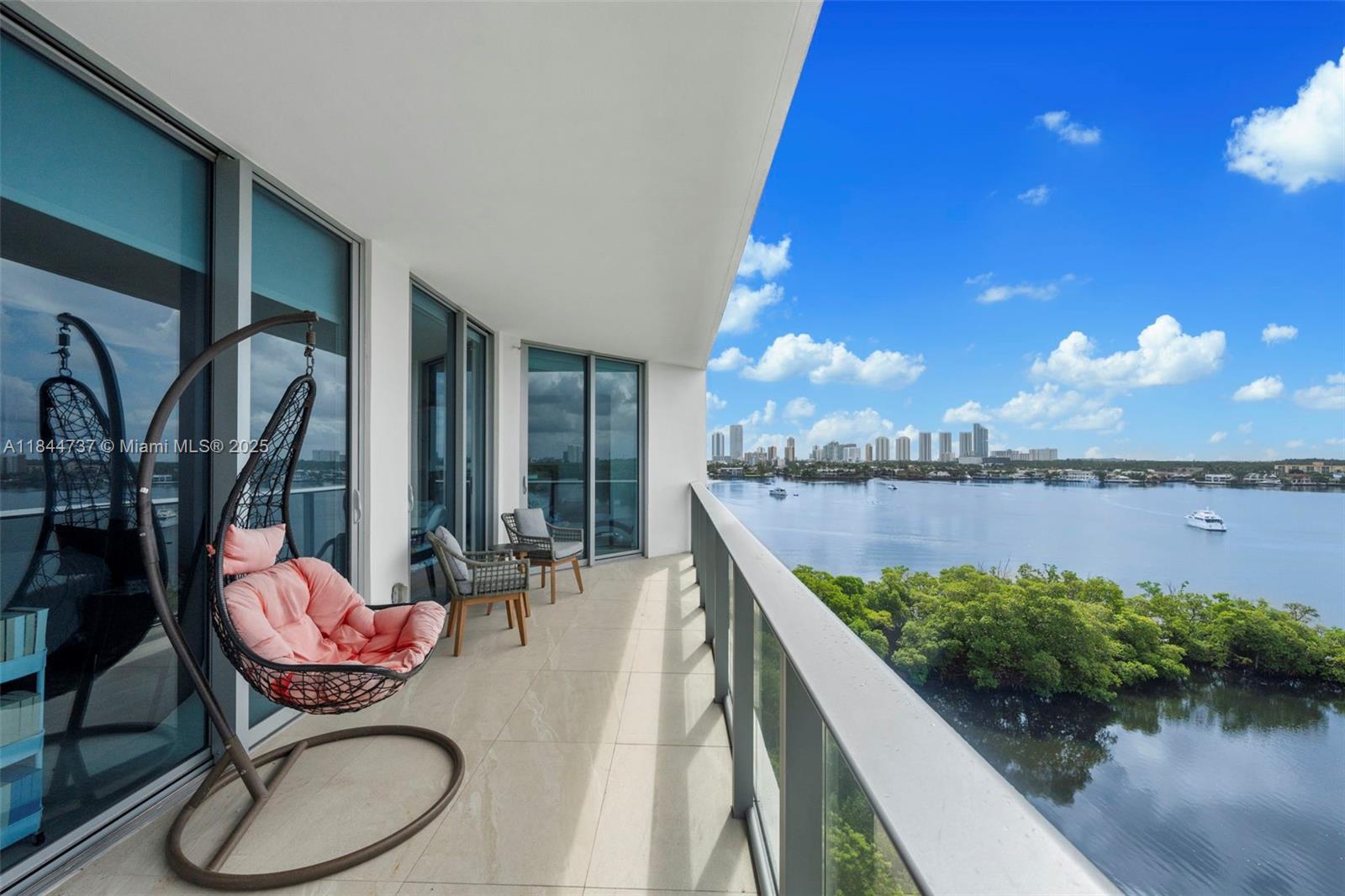 Photo of 17111 Biscayne Blvd  #806, North Miami Beach, Florida, 33160 - 