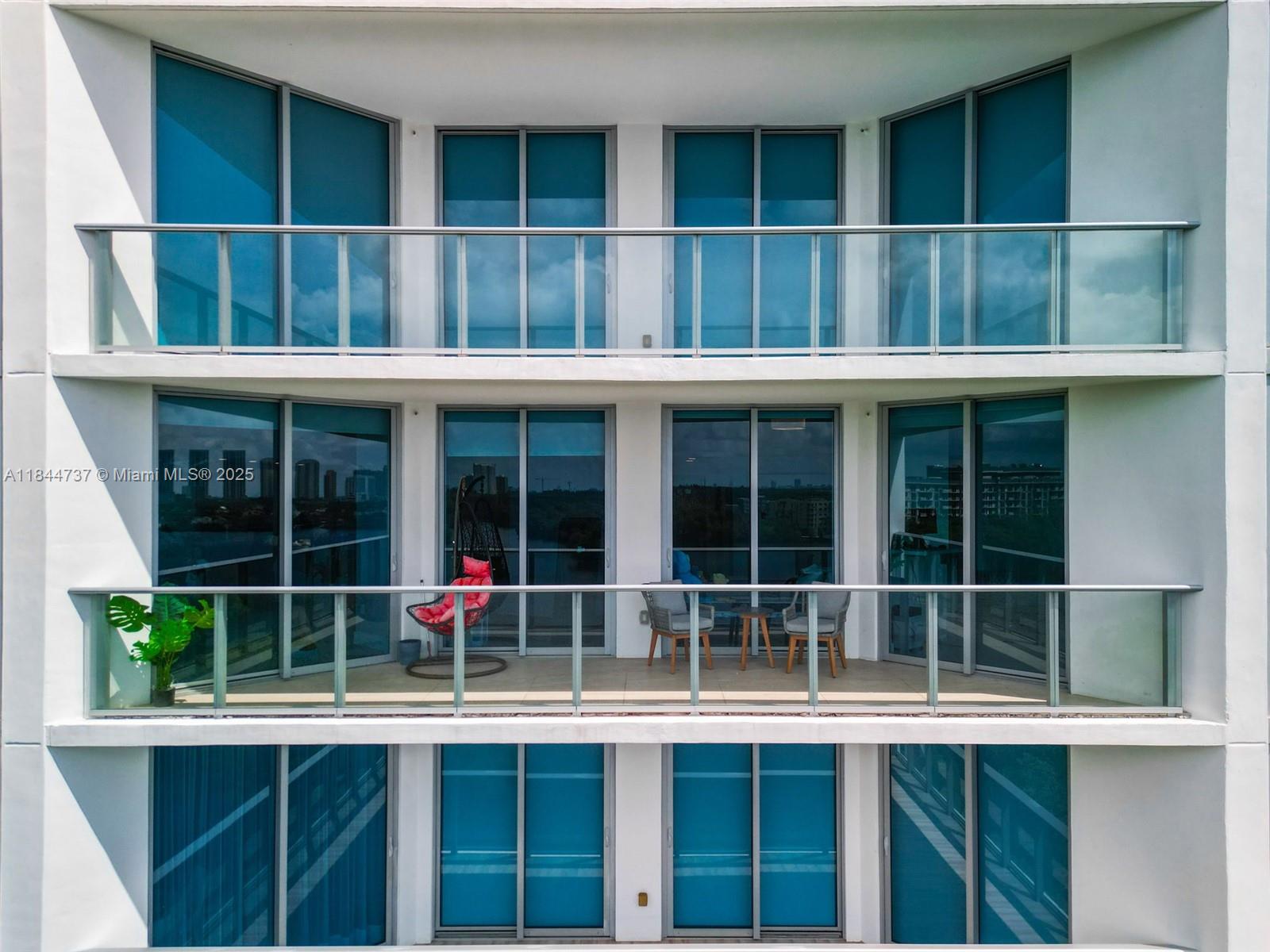 Photo of 17111 Biscayne Blvd  #806, North Miami Beach, Florida, 33160 - 