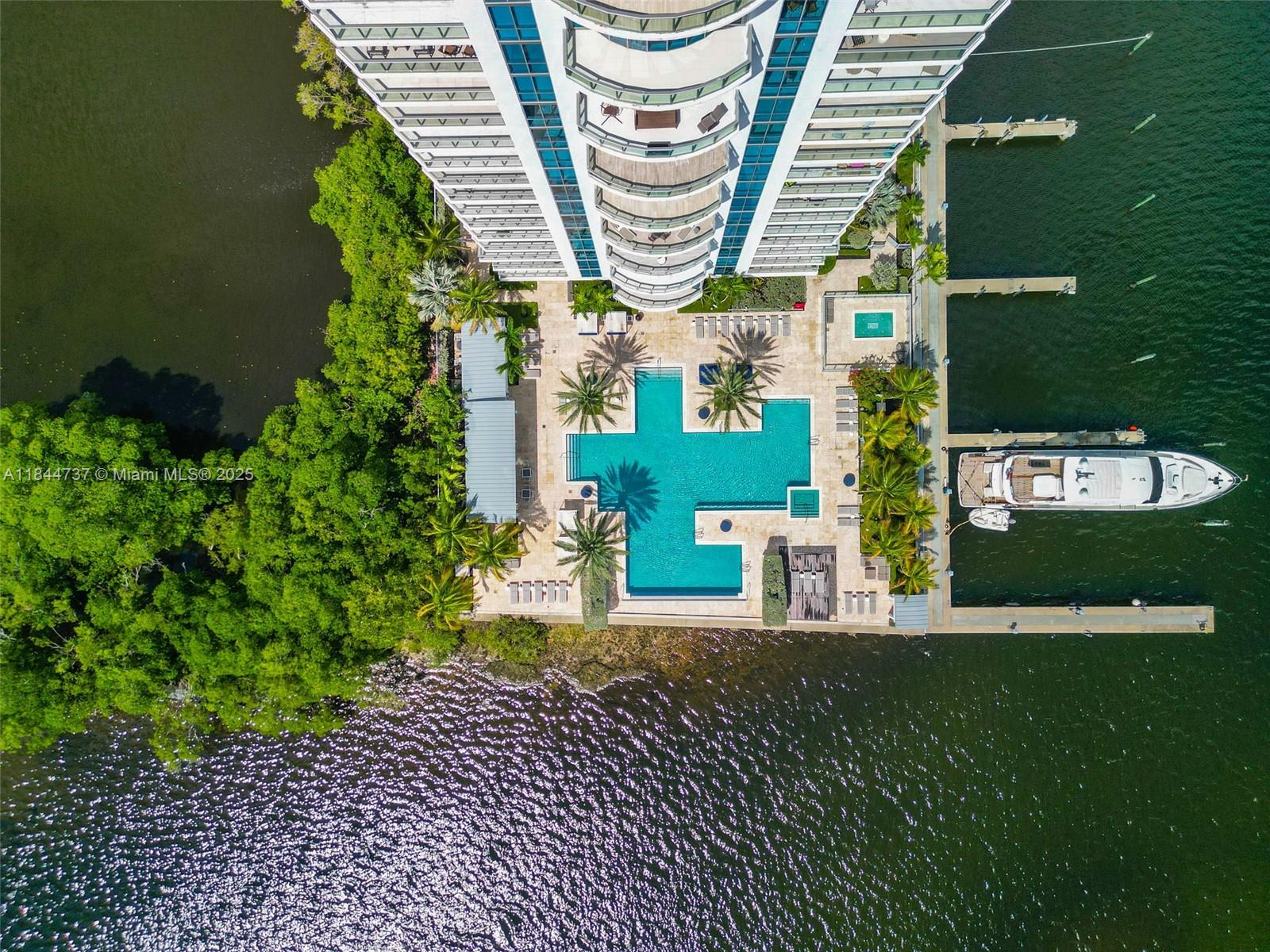 Photo of 17111 Biscayne Blvd  #806, North Miami Beach, Florida, 33160 - 
