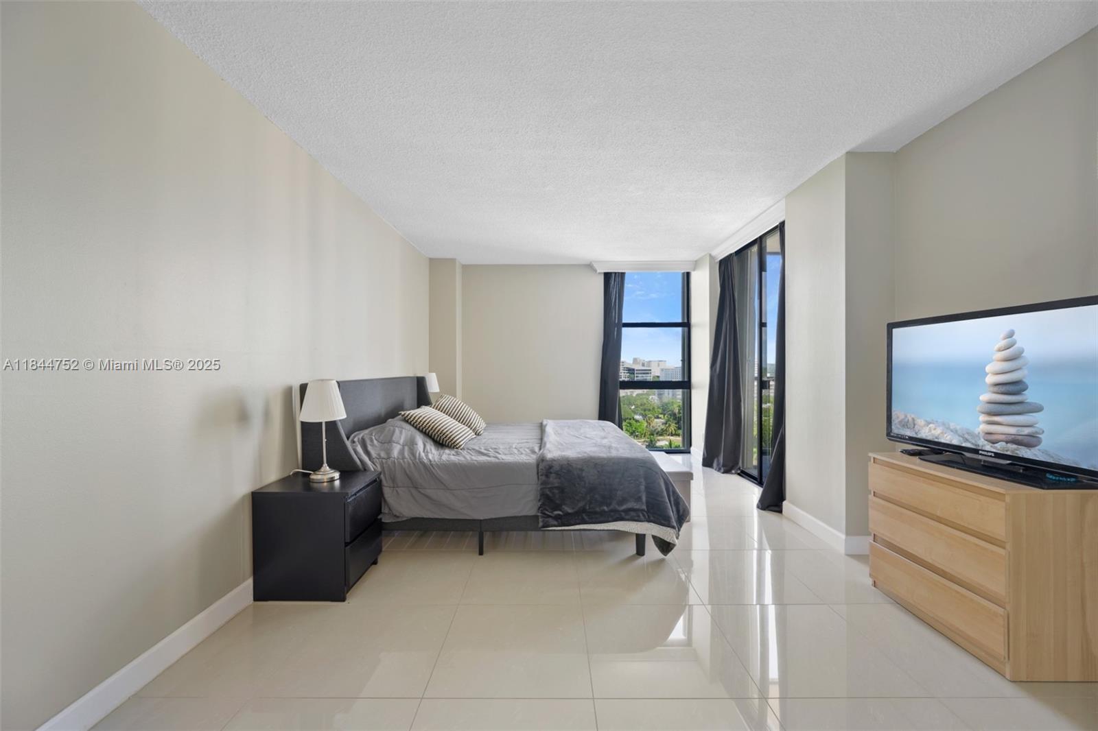 Photo of 20335 Country Club Dr  #1402, Aventura, Florida, 33180 - 