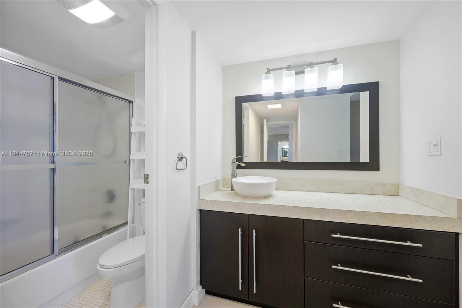 Photo of 20335 Country Club Dr  #1402, Aventura, Florida, 33180 - 