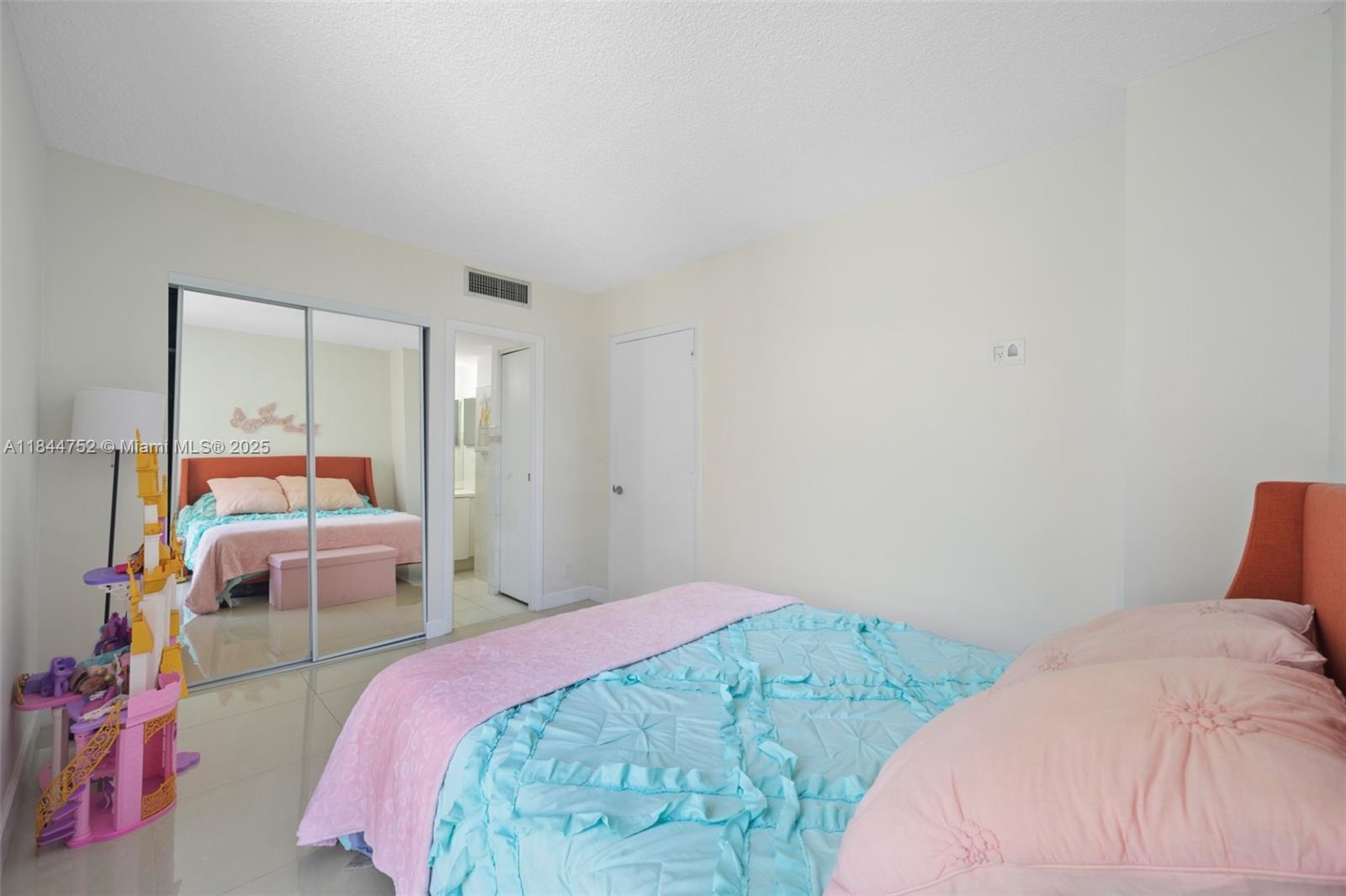 Photo of 20335 Country Club Dr  #1402, Aventura, Florida, 33180 - 