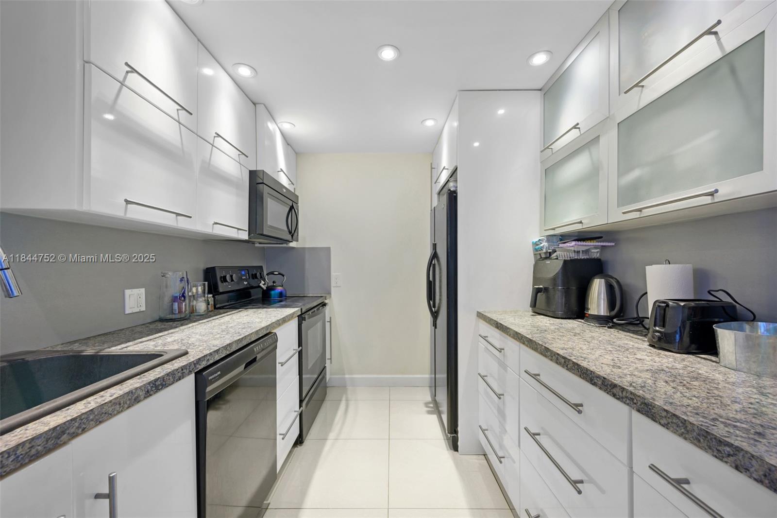 Photo of 20335 Country Club Dr  #1402, Aventura, Florida, 33180 - 