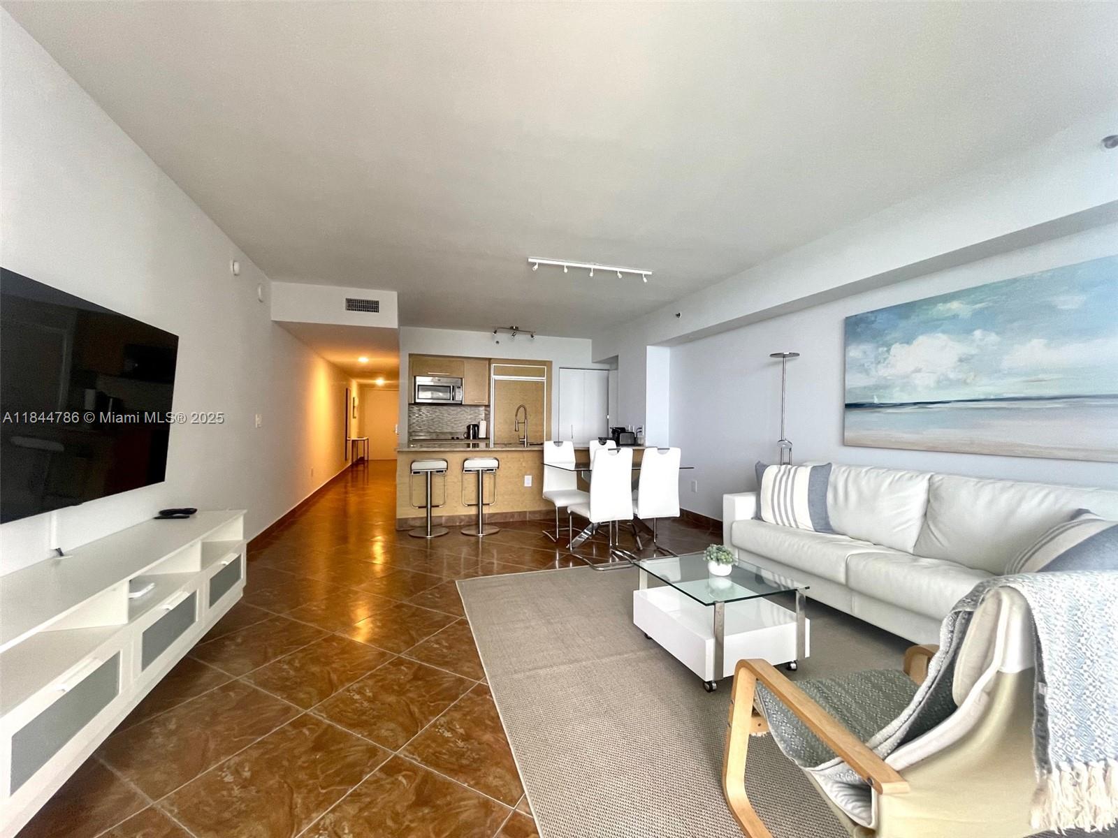 See details 3009 1 / 1 844 sq. ft. $ 2025-07-22 0 Photo