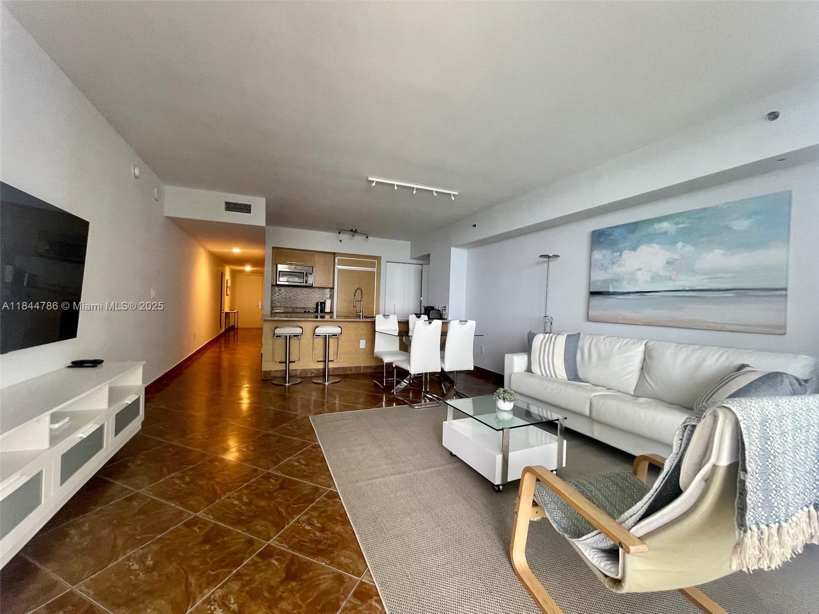 See details 3009 1 / 1 844 sq. ft. $ 2025-07-22 0 Photo