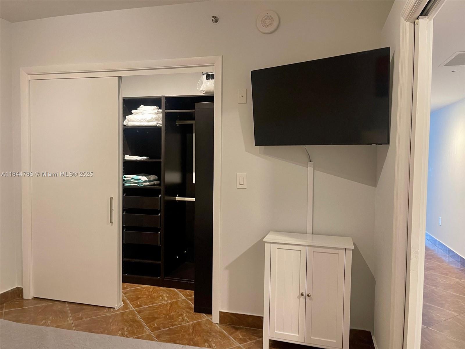 See details 3009 1 / 1 844 sq. ft. $ 2025-07-22 0 Photo