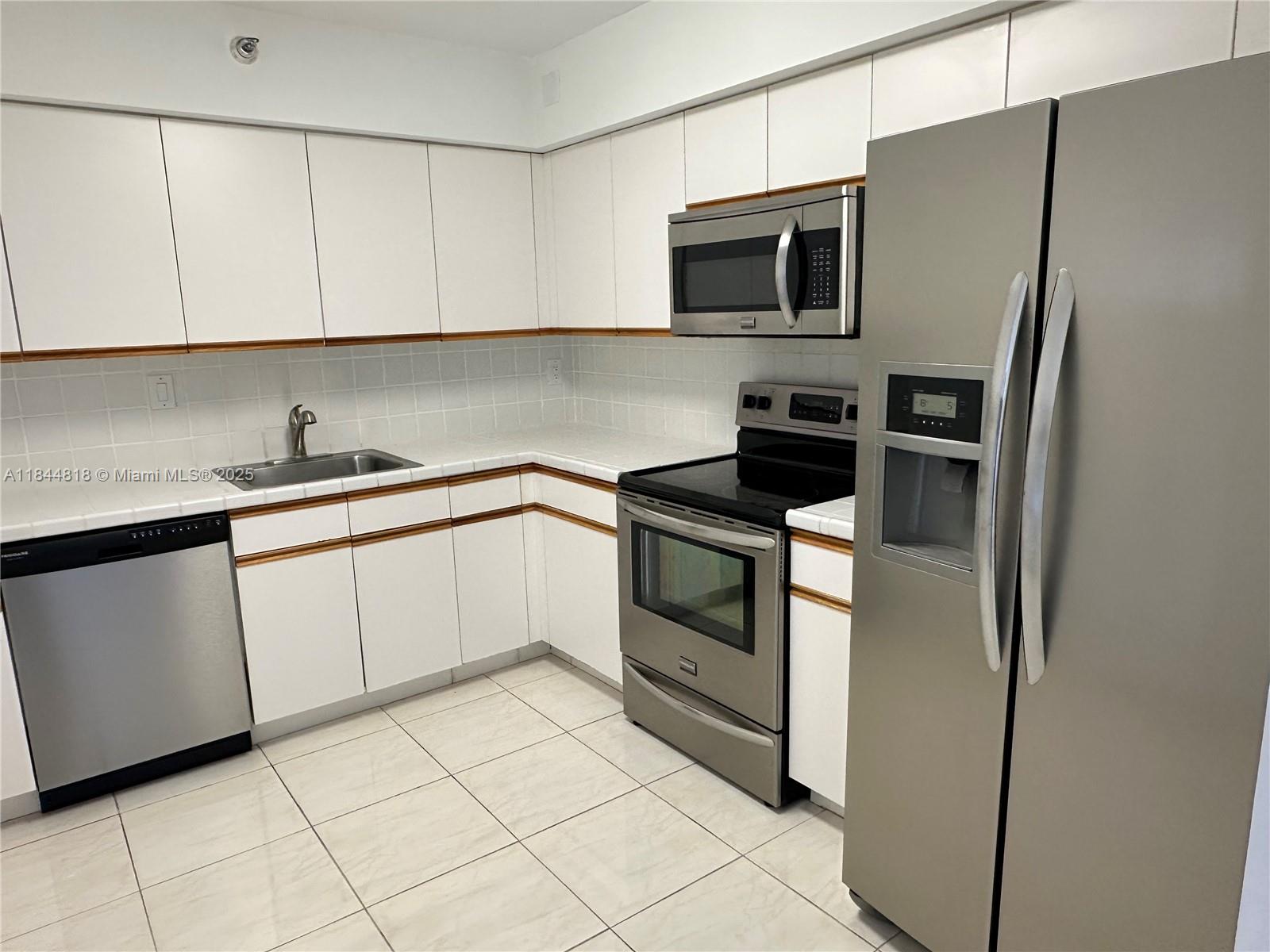 Photo of 3530 MYSTIC POINTE DR  #1213, Aventura, Florida, 33180 - 