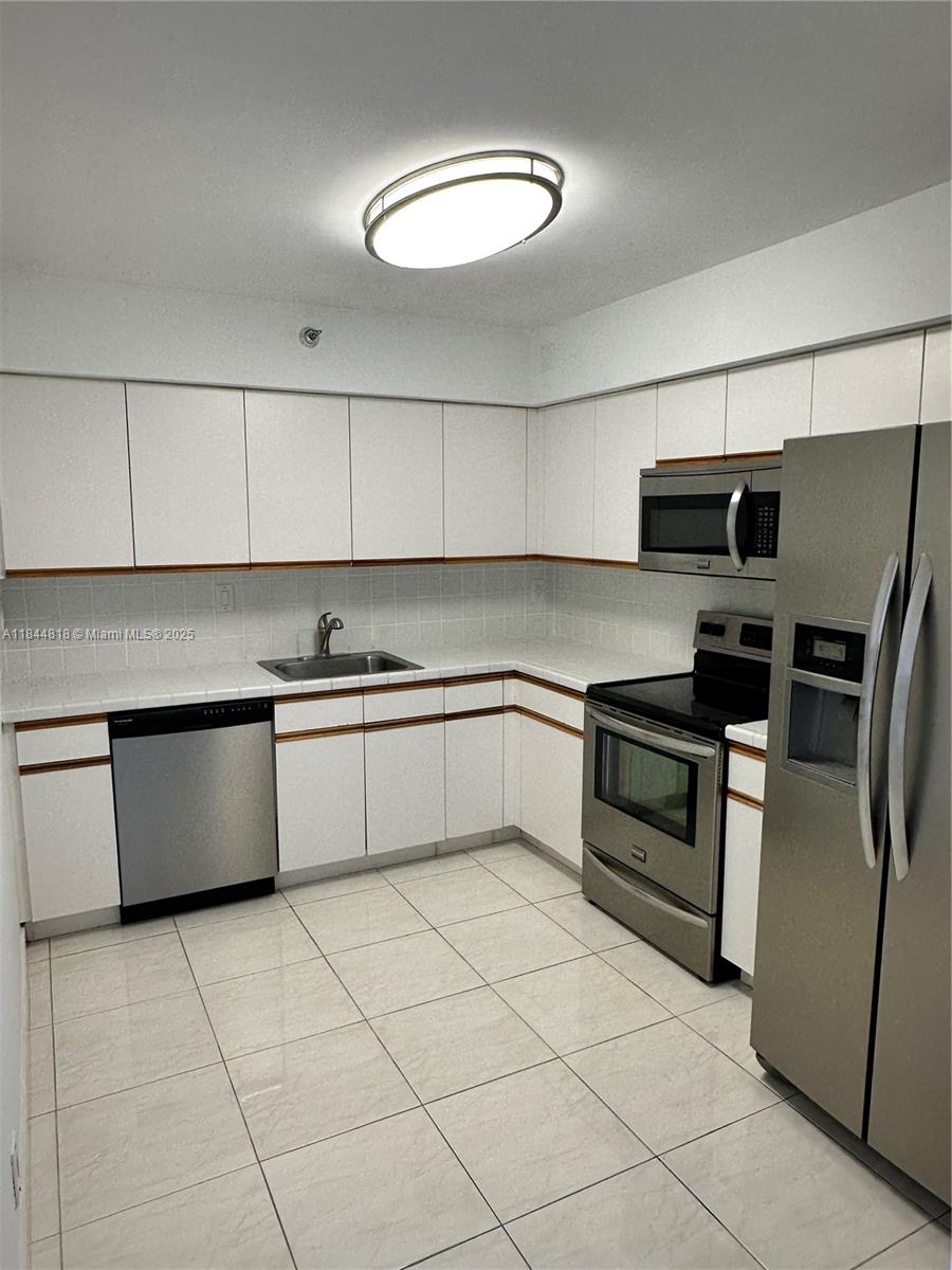 Photo of 3530 MYSTIC POINTE DR  #1213, Aventura, Florida, 33180 - 
