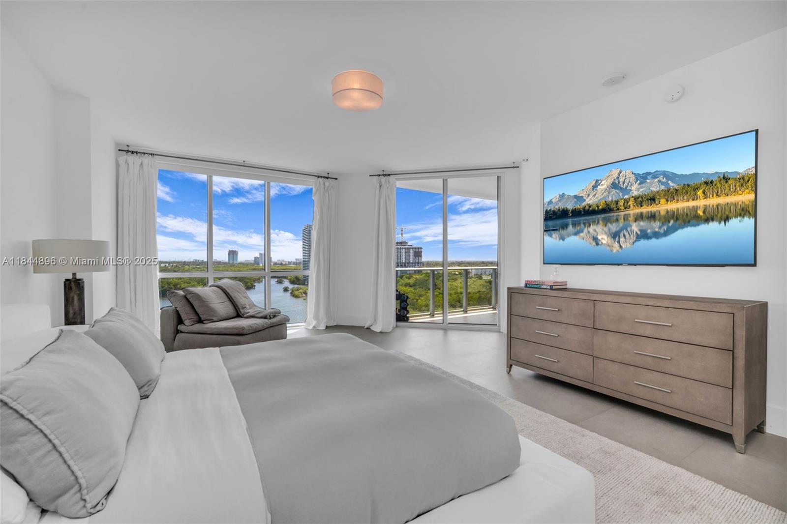 Photo of 17111 Biscayne Blvd  #1406, North Miami Beach, Florida, 33160 - 