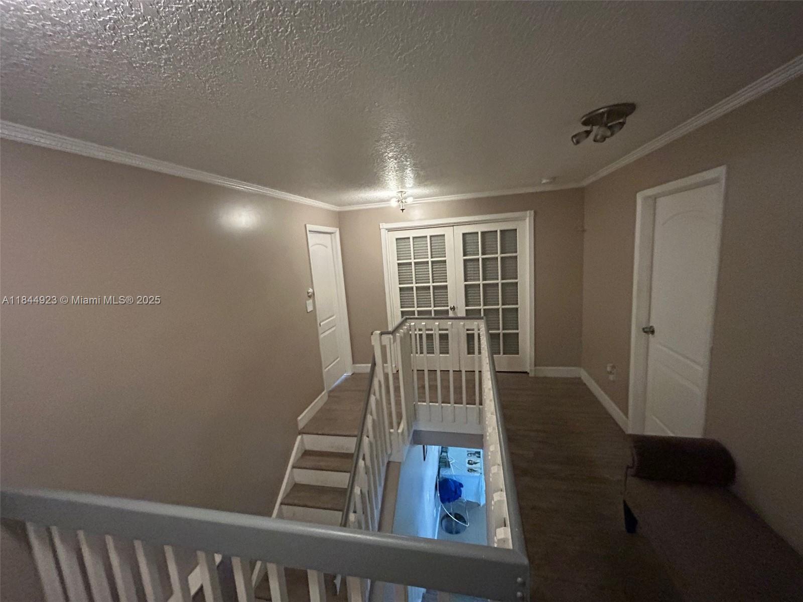 Ver detalles 9410 5 / 3 2820 sq. ft. $ 2025-08-15 0 foto