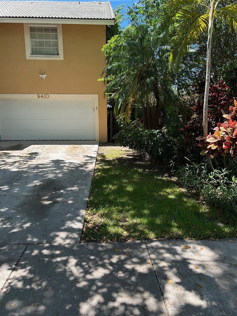 Ver detalles 9410 5 / 3 2820 sq. ft. $ 2025-08-15 0 foto