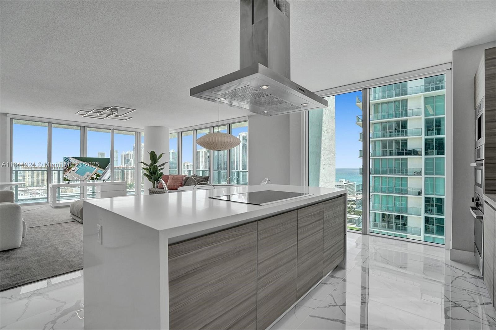 See details 5-2207 3 / 4 1892 sq. ft. $ 2025-07-22 0 Photo