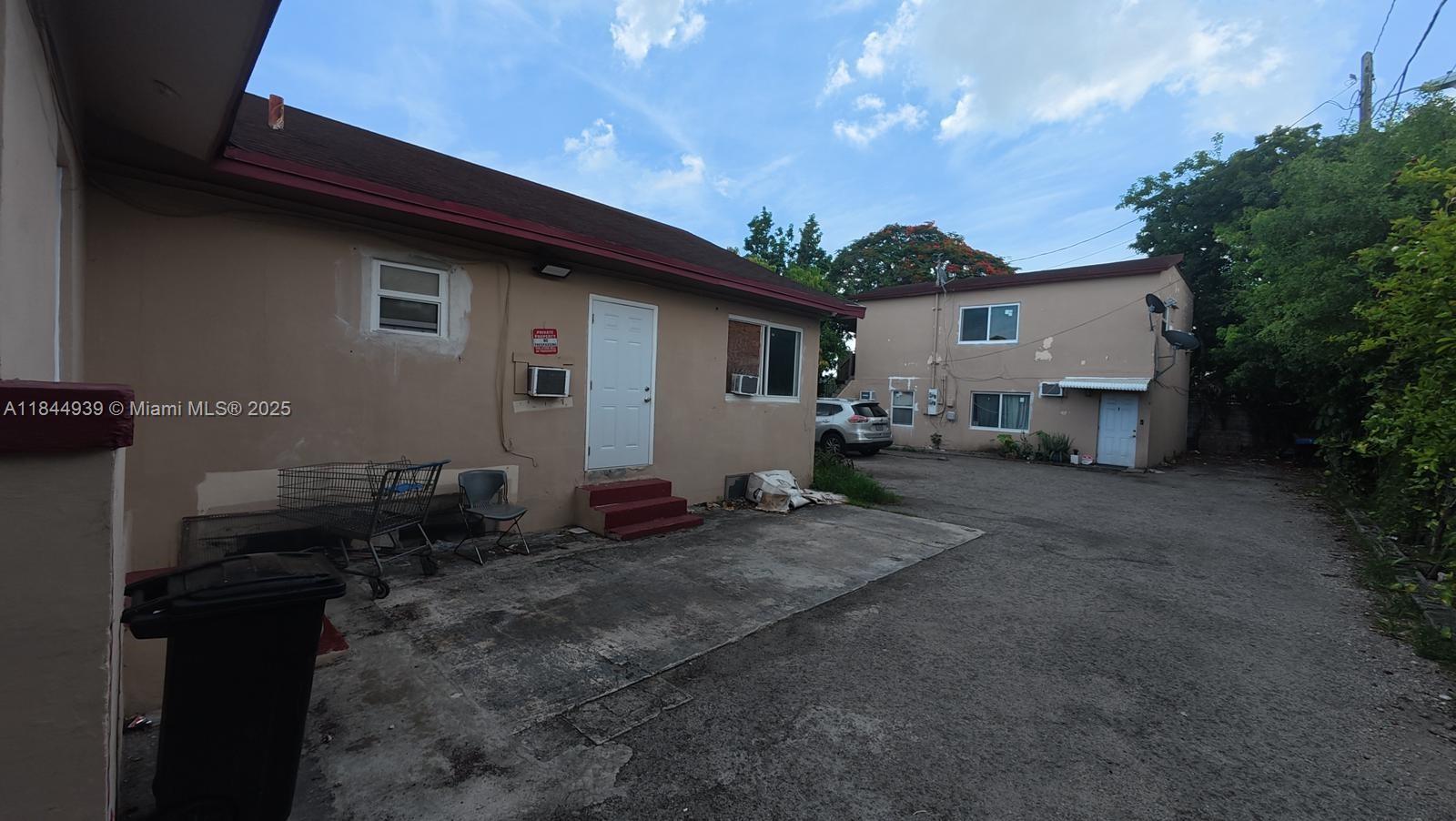 See details / 2822 sq. ft. $ 2025-07-22 0 Photo