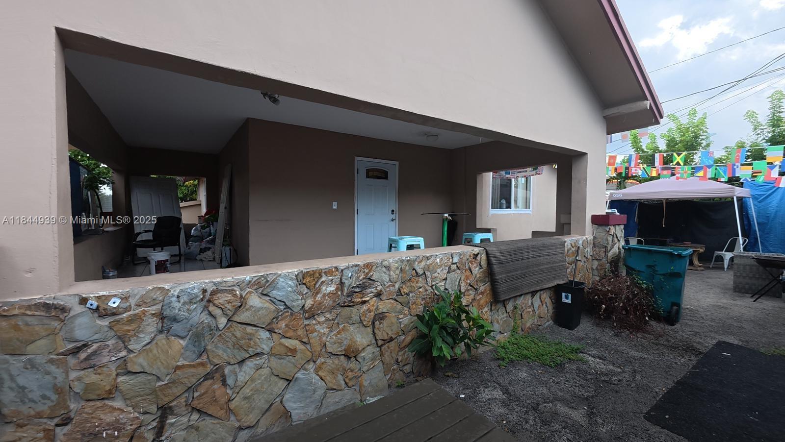 See details / 2822 sq. ft. $ 2025-07-22 0 Photo