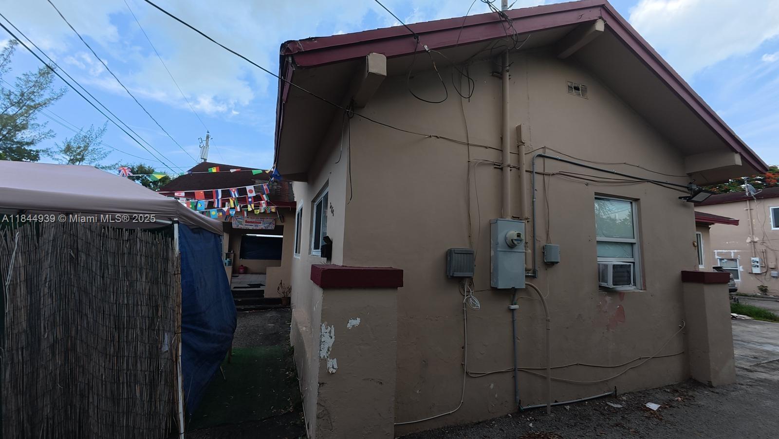 See details / 2822 sq. ft. $ 2025-07-22 0 Photo
