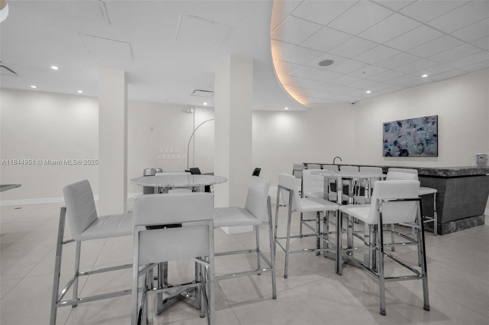 Photo of 3001 Ocean Dr  #1231, Hollywood, Florida, 33019 - 