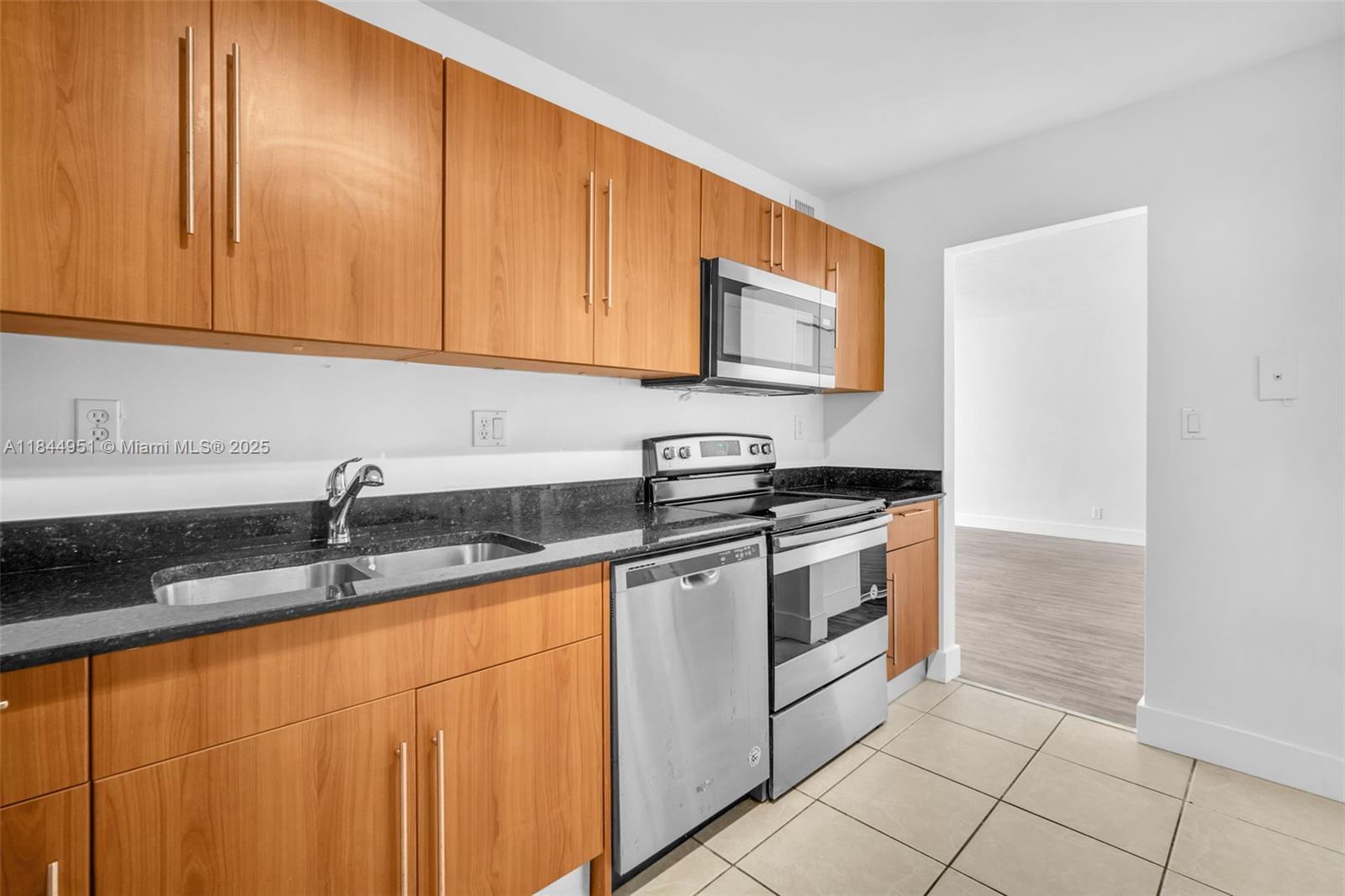 Photo of 3001 Ocean Dr #1231, Hollywood, Florida, 33019 -