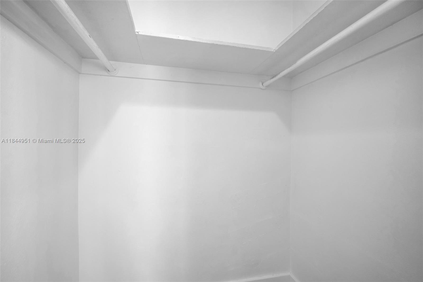 Photo of 3001 Ocean Dr  #1231, Hollywood, Florida, 33019 - 
