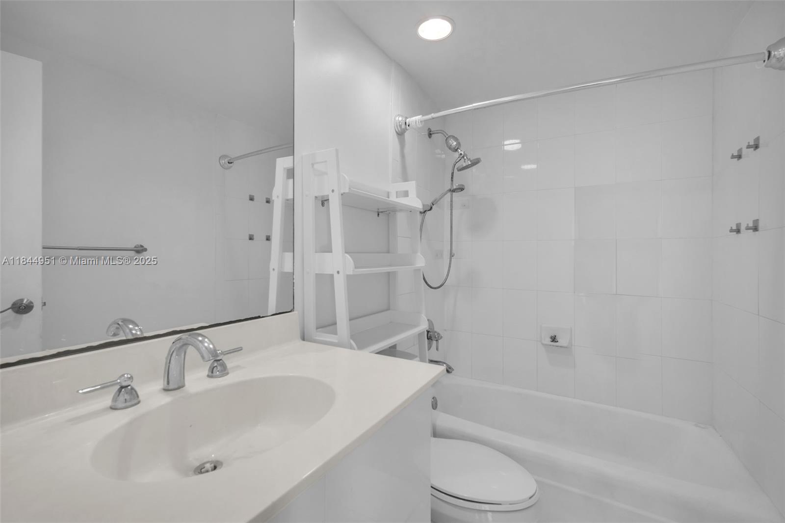 Photo of 3001 Ocean Dr  #1231, Hollywood, Florida, 33019 - 