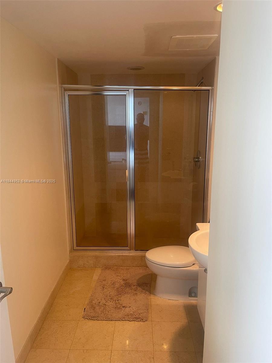 Ver detalles 3102 2 / 2 1396 sq. ft. $ 2025-07-22 0 foto