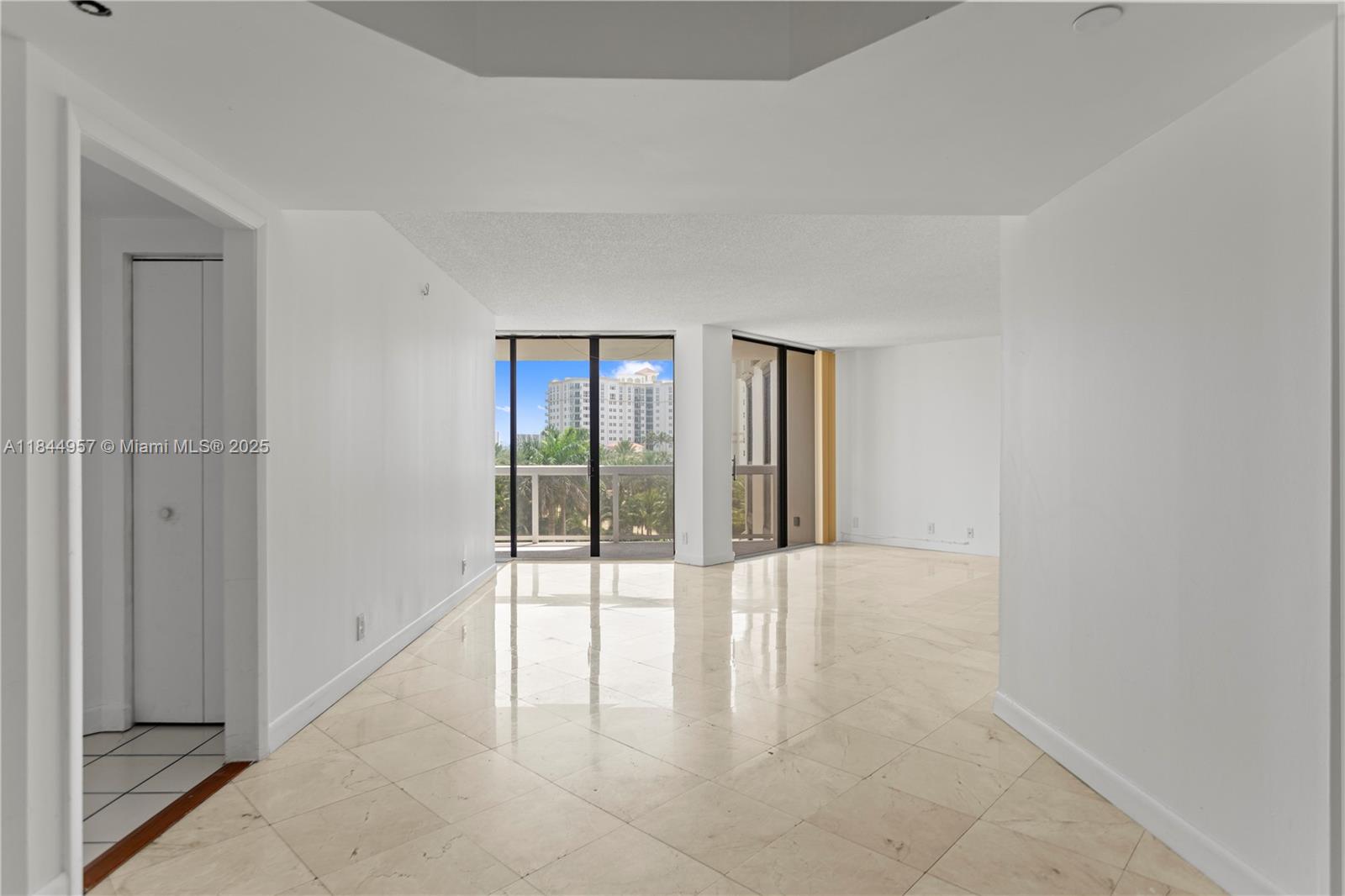 Photo of 20185 Country Club Dr  #502, Aventura, Florida, 33180 - 