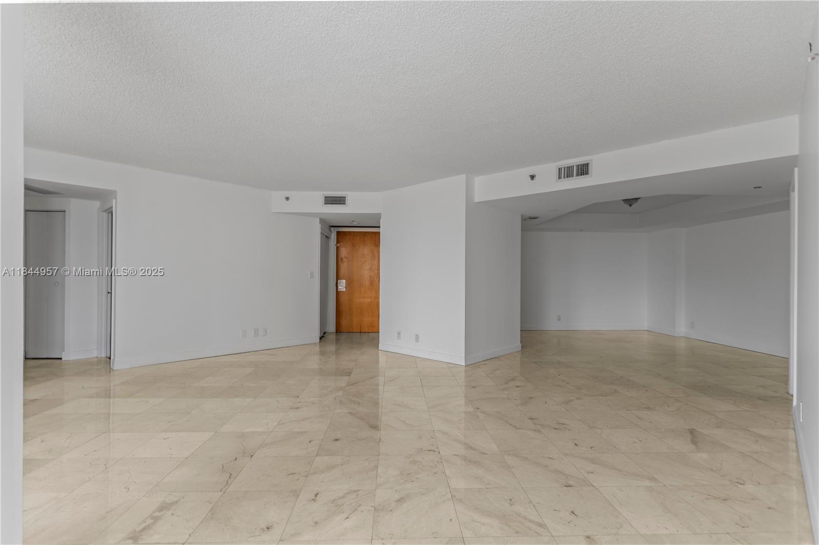 Photo of 20185 Country Club Dr  #502, Aventura, Florida, 33180 - 