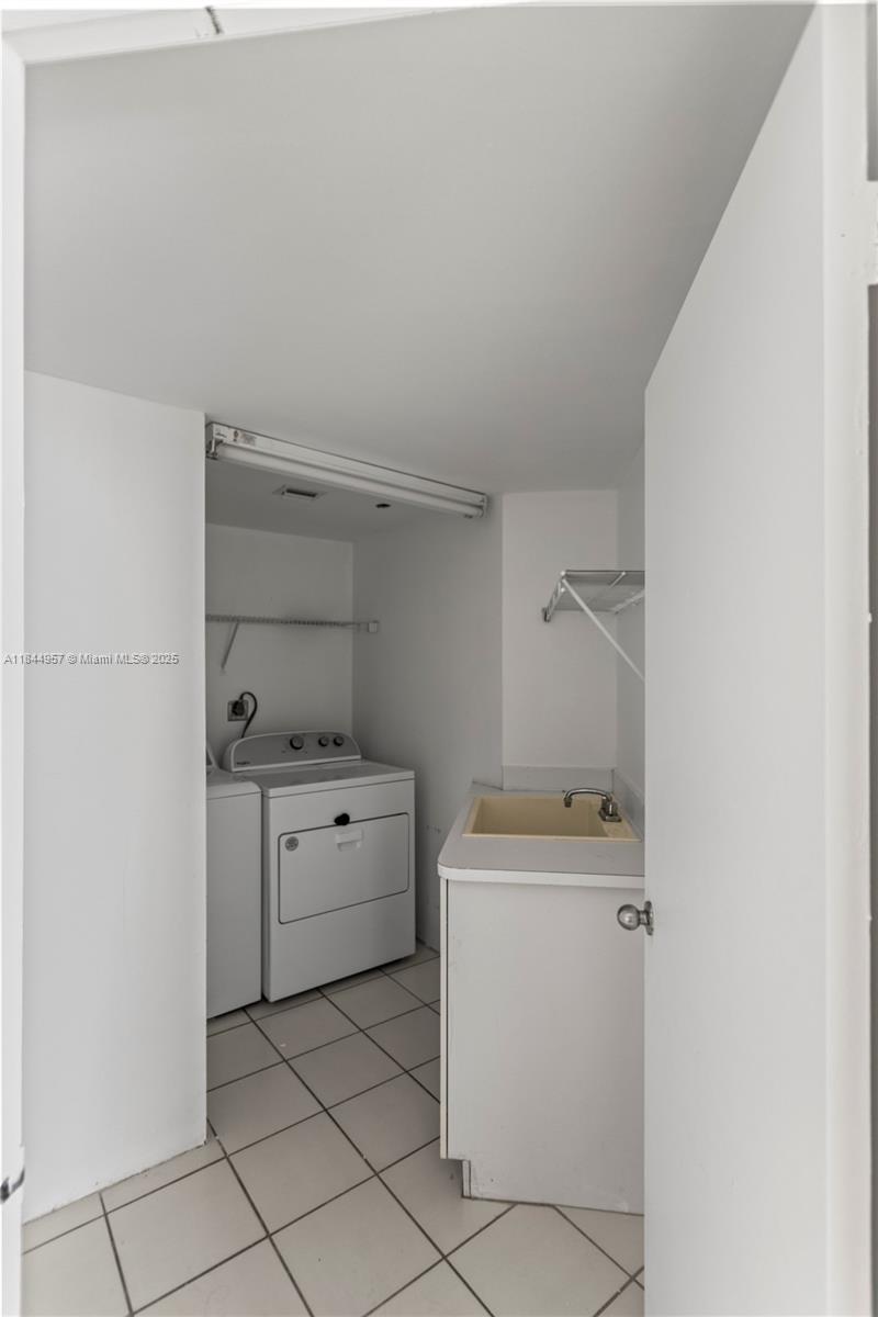 Photo of 20185 Country Club Dr  #502, Aventura, Florida, 33180 - 
