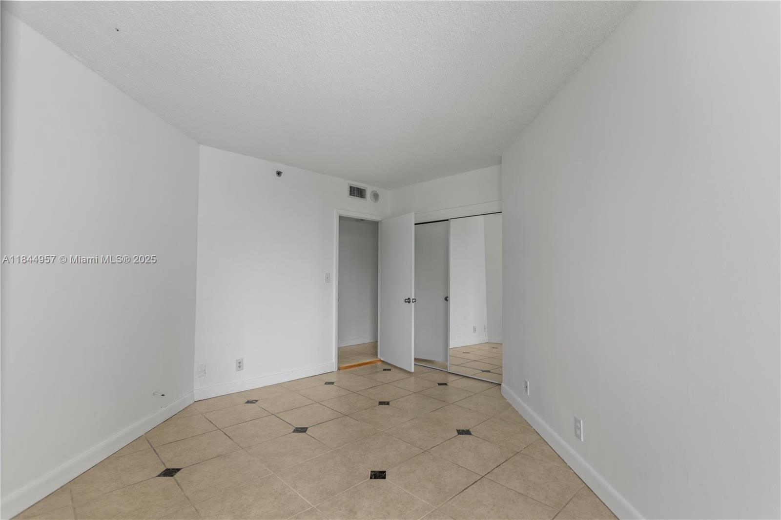 Photo of 20185 Country Club Dr  #502, Aventura, Florida, 33180 - 