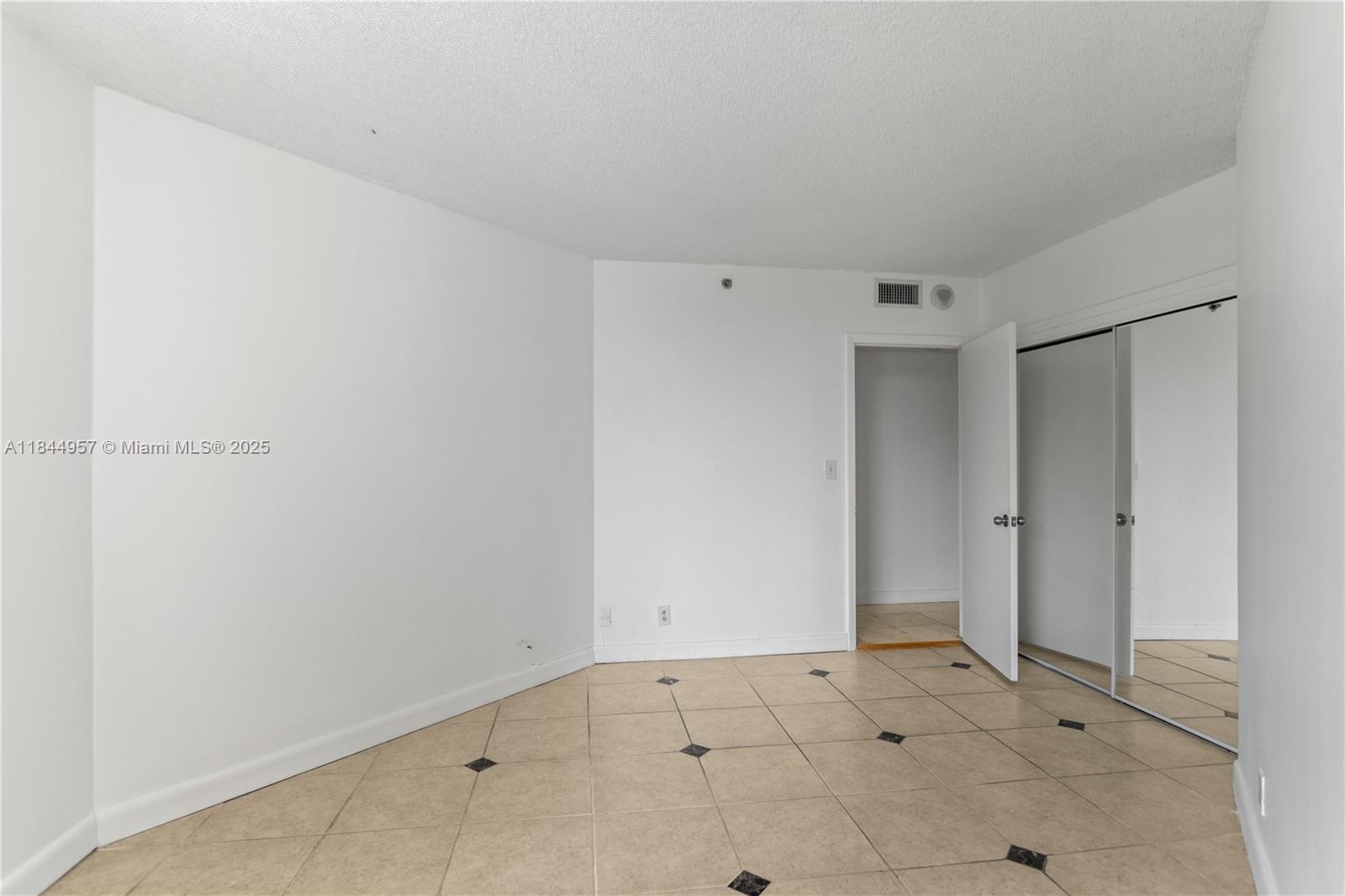 Photo of 20185 Country Club Dr  #502, Aventura, Florida, 33180 - 