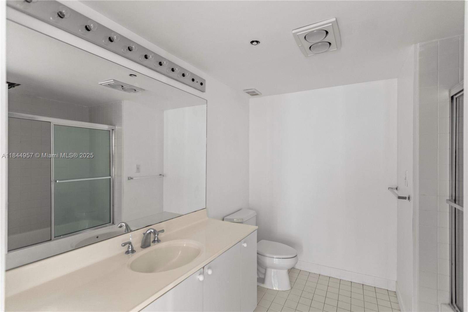 Photo of 20185 Country Club Dr  #502, Aventura, Florida, 33180 - 